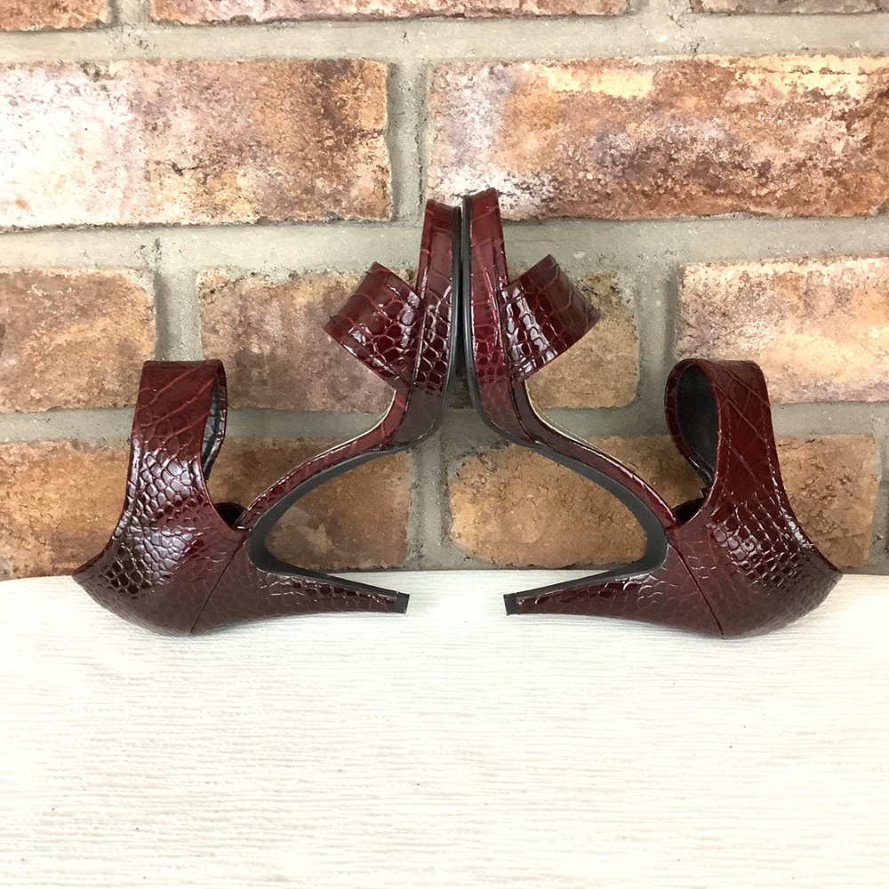 WHITE HOUSE/BLACK MARKET “Paula” Burgundy Heels - Picture 5 of 12